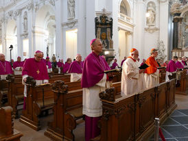 Abschlussvesper der Bischofskonferenz mit Spendung des Bonifatiussegens (Foto: Karl-Franz Thiede)